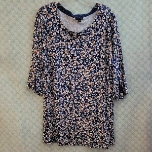 Black and White Floral 3/4 Sleeve Tunic Blouse